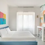 Urban Hub Апартаменты